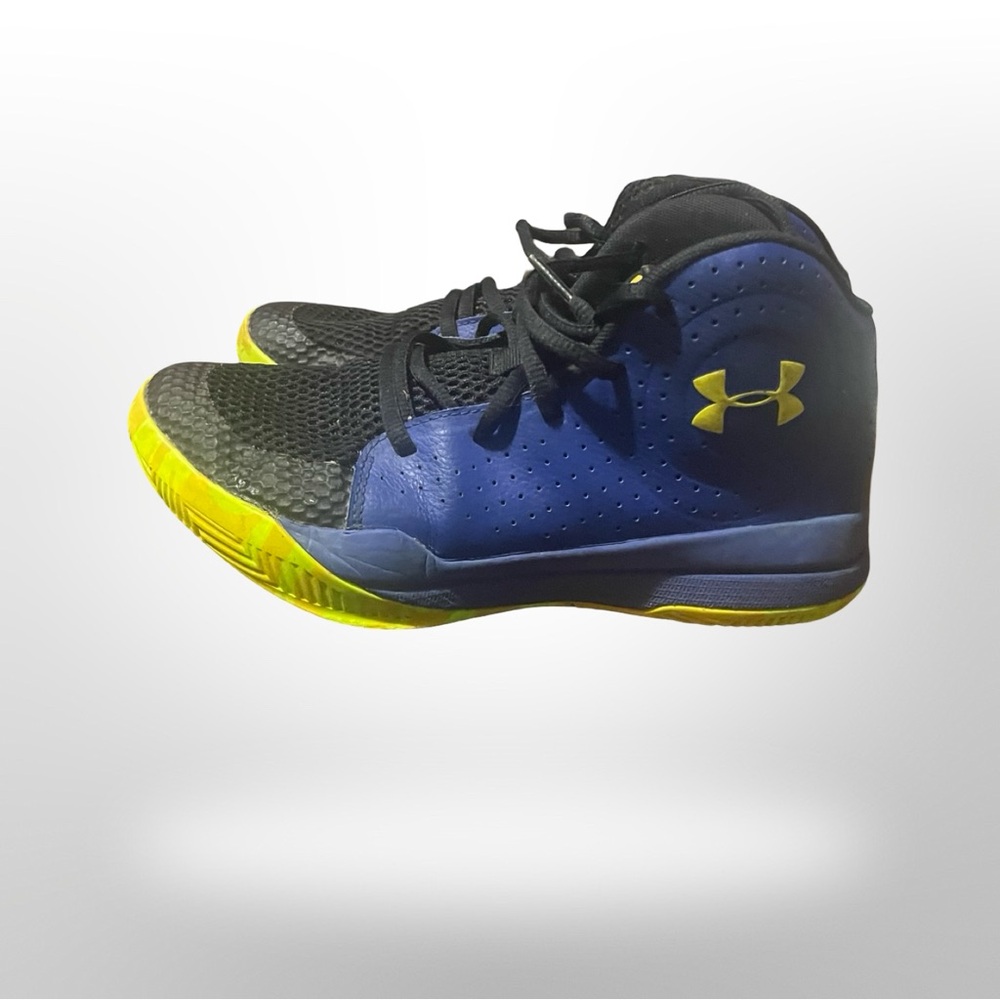 Boys Size 5  Youth Under Armour Blue & Yellow Basketball‎ Shoes